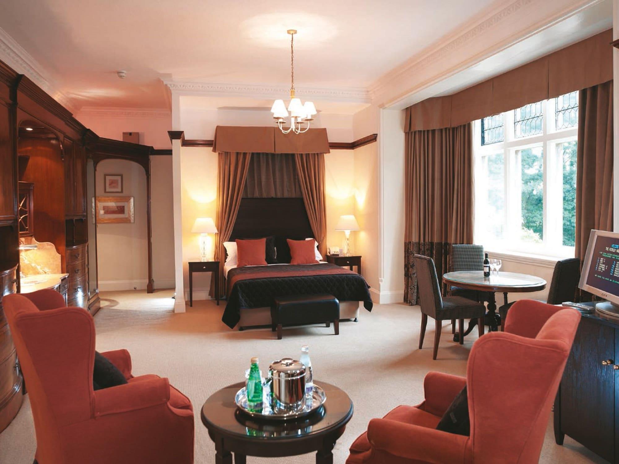 Macdonald Frimley Hall Hotel & Spa Камбърли Екстериор снимка