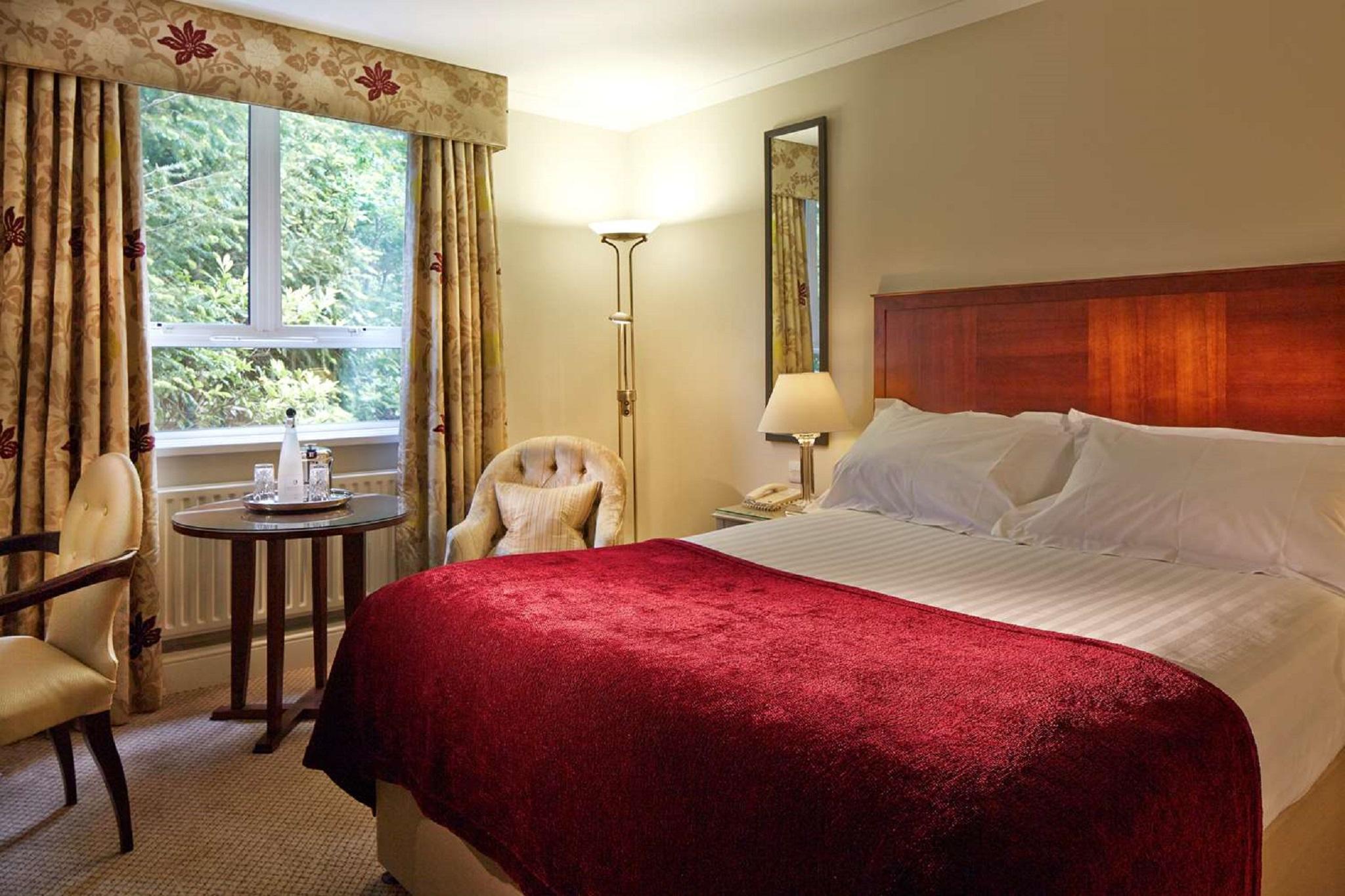 Macdonald Frimley Hall Hotel & Spa Камбърли Екстериор снимка