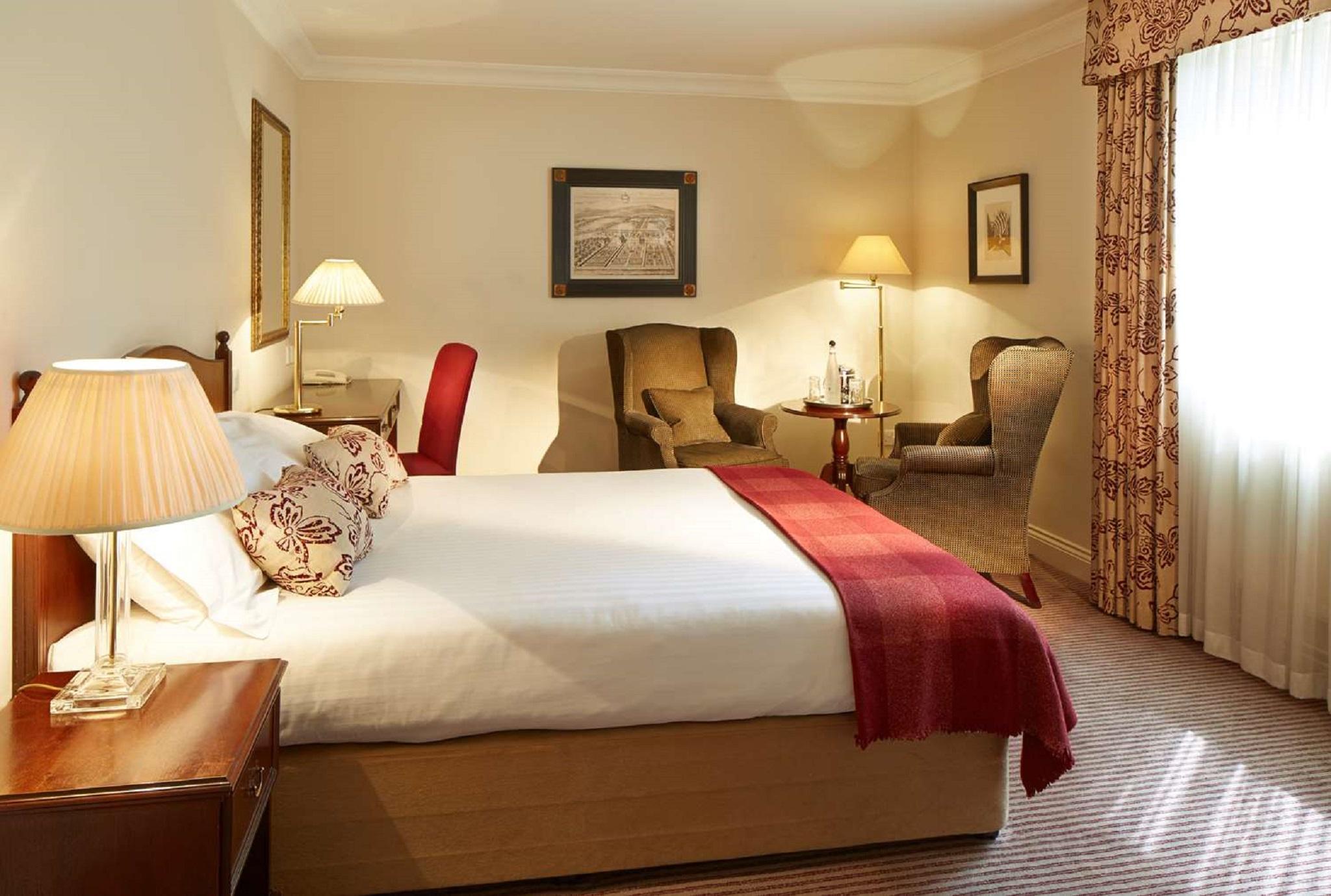 Macdonald Frimley Hall Hotel & Spa Камбърли Екстериор снимка