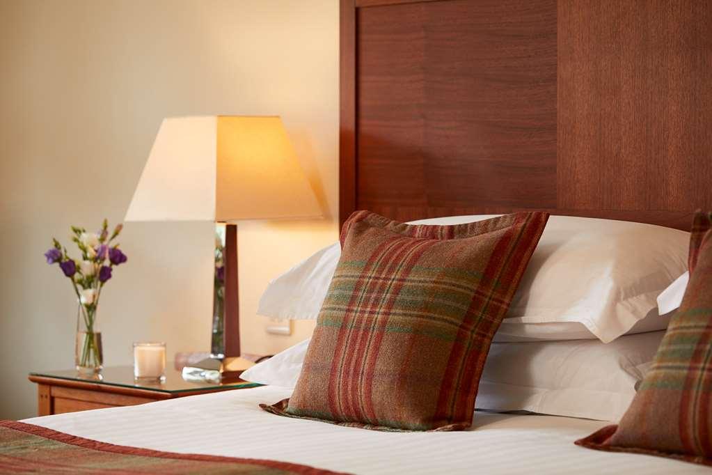 Macdonald Frimley Hall Hotel & Spa Камбърли Стая снимка