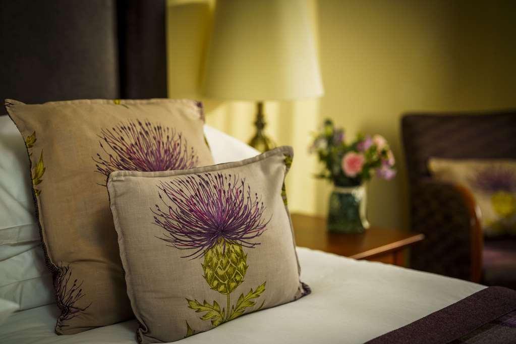 Macdonald Frimley Hall Hotel & Spa Камбърли Стая снимка