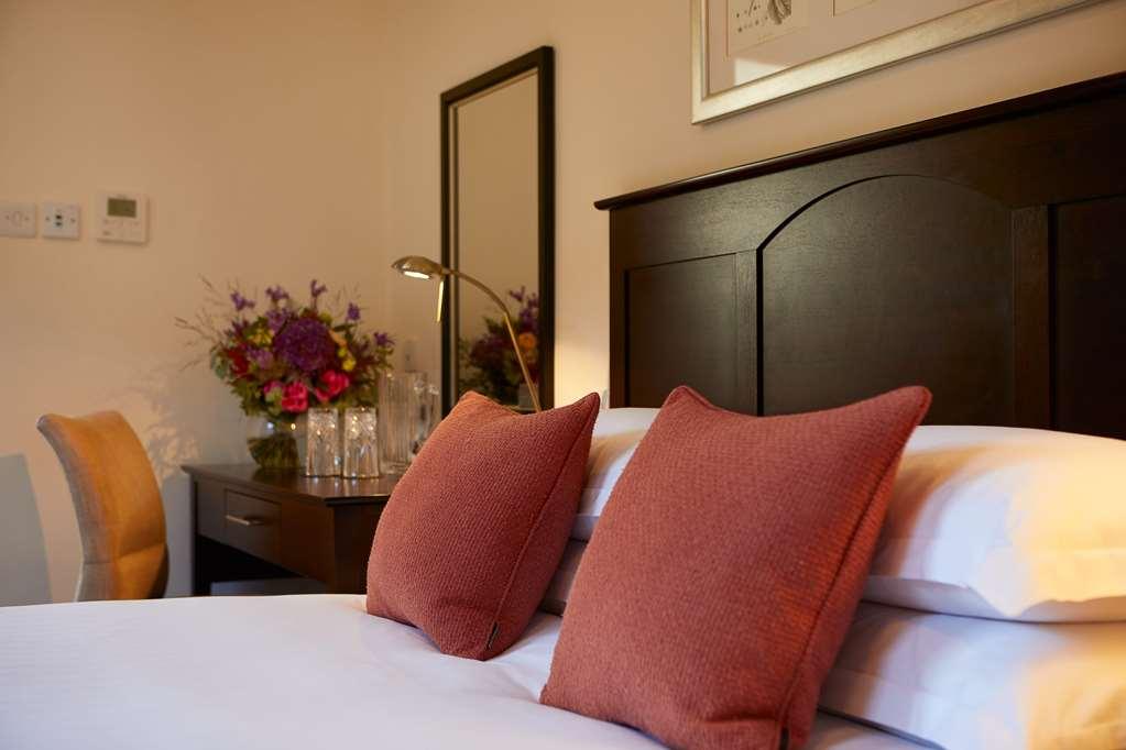 Macdonald Frimley Hall Hotel & Spa Камбърли Стая снимка