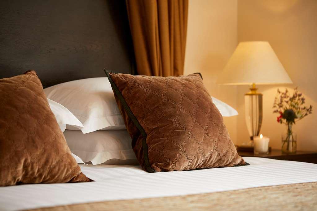 Macdonald Frimley Hall Hotel & Spa Камбърли Стая снимка