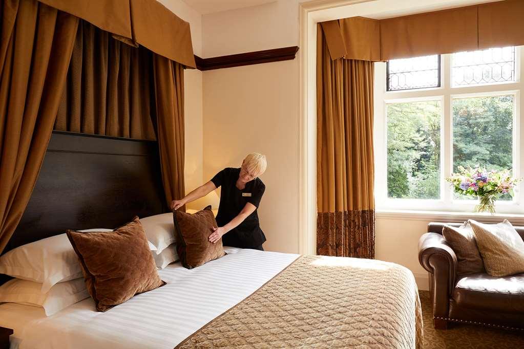 Macdonald Frimley Hall Hotel & Spa Камбърли Стая снимка