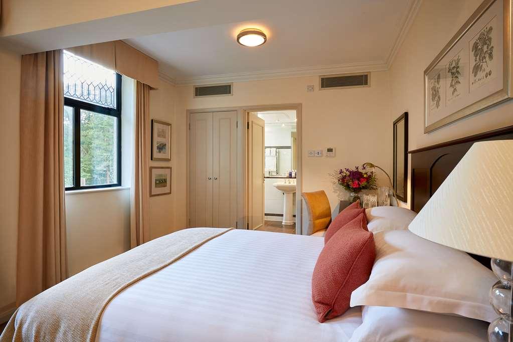 Macdonald Frimley Hall Hotel & Spa Камбърли Стая снимка
